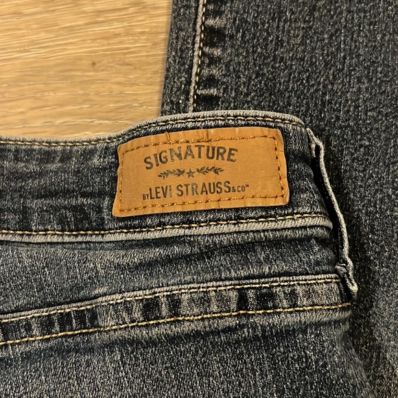 Levis Signature Modern Slim Jeans - Picture 4 of 8